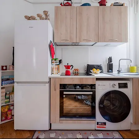 Charming Quiet Near Montmartre Apartment Paris